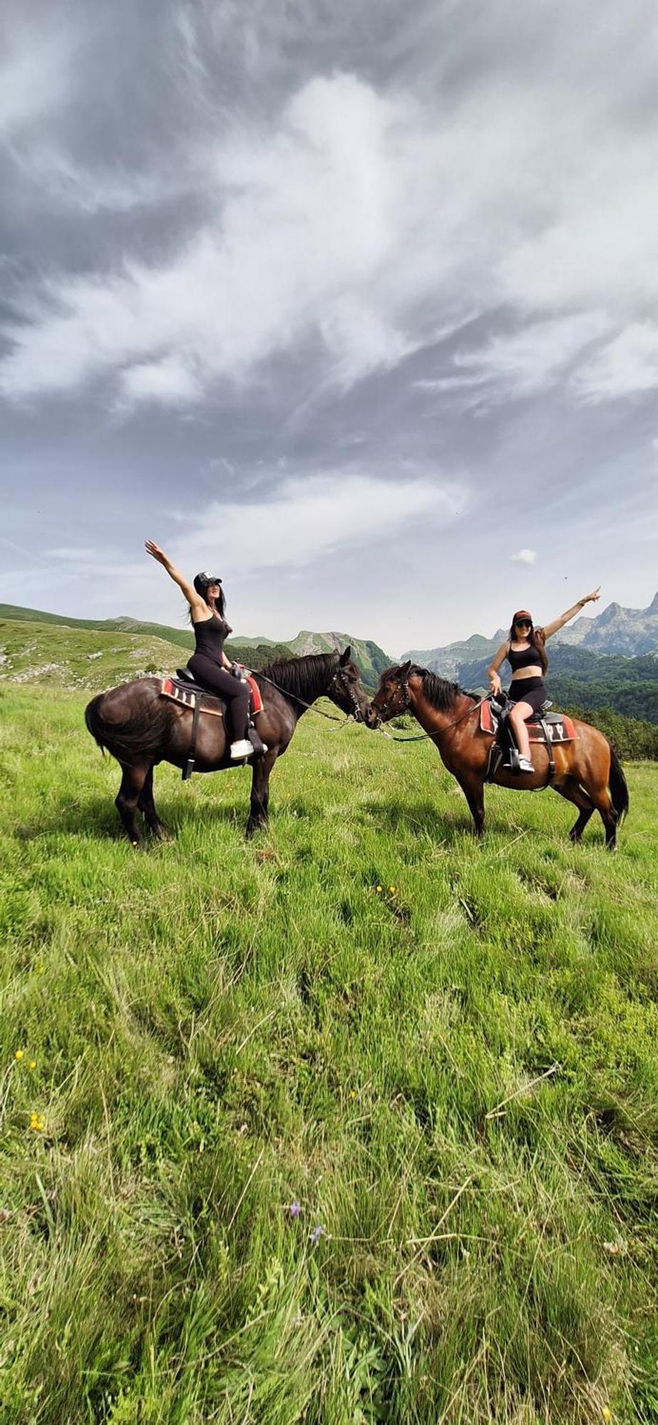 Katun Mokra Accommodation & Horseback Riding Подгорица Екстериор снимка